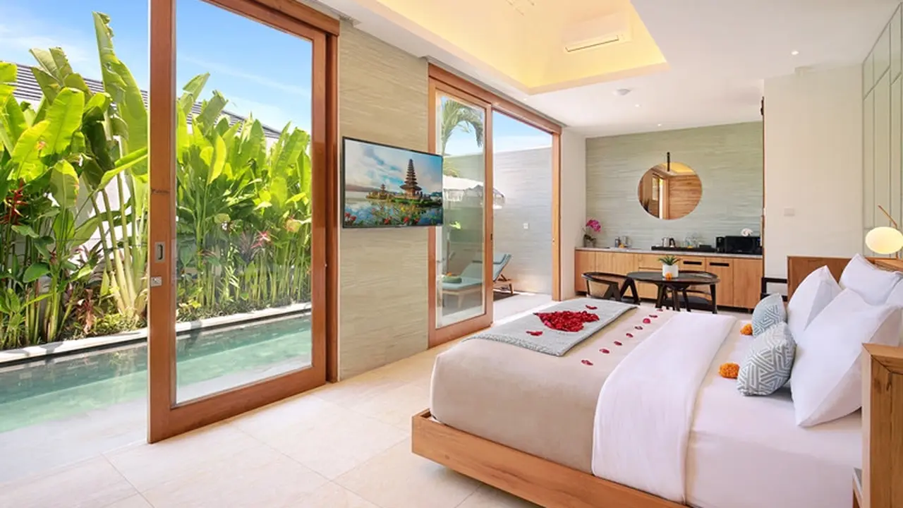 Sensasi Menginap dengan Private Pool Terpanjang di Seminyak