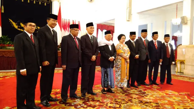 Presiden Joko Widodo atau Jokowi melantik 9 Dewan Pengarah dan Kepala Unit Kerja Presiden Pembinaan Ideologi Pancasila (UKP-PIP).
