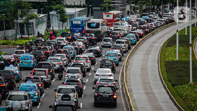 Pelarangan Mobil Berusia 10 Tahun
