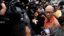 Rohaniawan Daniel Alexander memberi keterangan pers seusai mengikuti kebaktian di Lapas Batu, Nusakambangan, Jawa Tengah, Kamis (5/3/2015).  Daniel Alexander mengaku, akan terus memperjuangkan duo Bali Nine tidak dihukum mati (Liputan6.com/Johan Tallo)