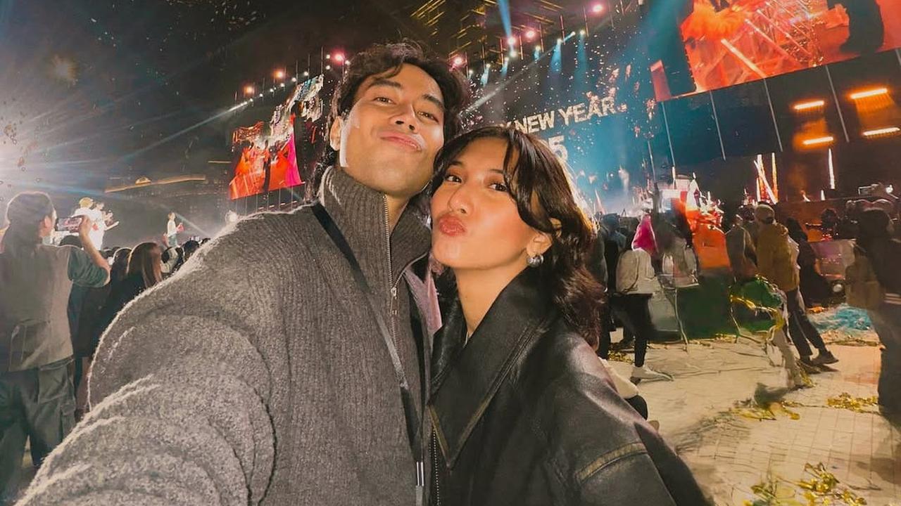 Potret Romantis Vidi Aldiano dan Sheila Dara di Berbagai Momen