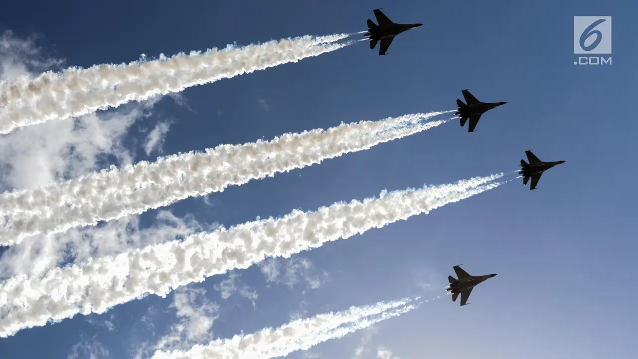 Pesawat Tempur Sukhoi Iringi Sertijab Panglima TNI
