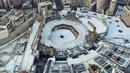 pertama bulan suci Ramadan di kota suci Makkah, Arab Saudi (24/4/2020). Pemerintah Arab Saudi masih memberlakukan lockdown akibat pandemi Covid-19 di hari pertama bulan suci Ramadan di Kota Makkah. (AFP/Bandar Aldandani)