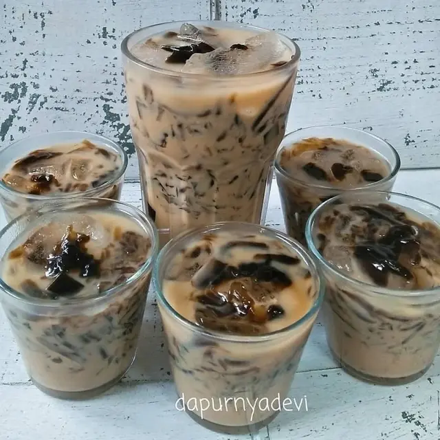 ilustrasi resep minuman kekinian cocok untuk jualan/Instagram: @jajanan.kue