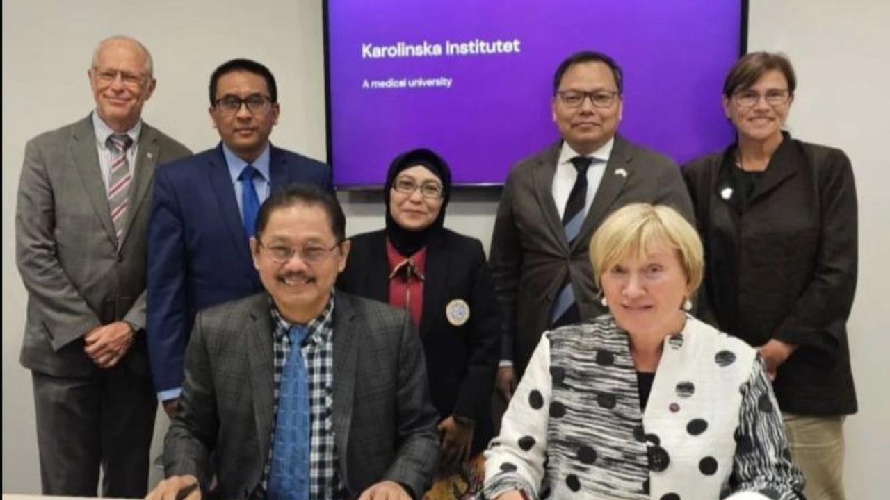 Dalam pernyataannya, Budi Santoso berpamitan kepada sekitar 300-an anggota di grup tersebut, seusai menerima keputusan Rektorat Unair.