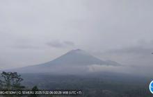Aktivitas Gunung Semeru Tetap Tinggi, PVMBG Pertahankan Status Awas Level IV