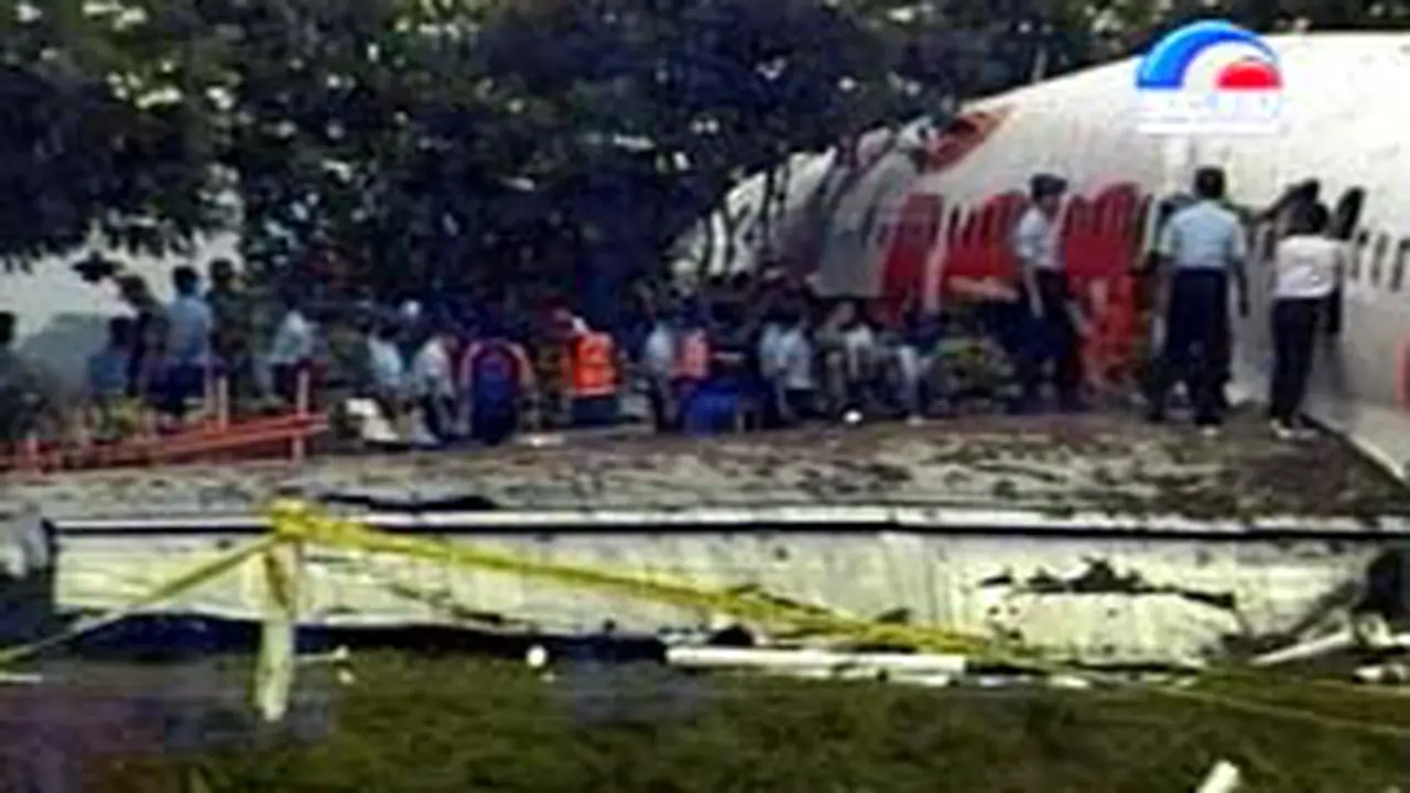 011204aBreak-LionAirJam9.jpg