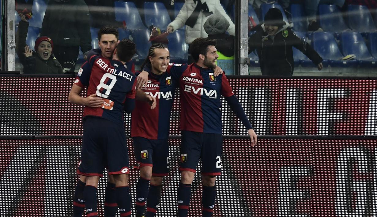 Klub yang berasal dari kota Genoa di Italia tersebut sudah merasakan sembilan gelar juara Serie A, lebih banyak dibandingkan AS Roma maupun Napoli. Namun karena finansial, klub ini masih berjuang bertahan di kasta Serie A. (AFP/Miguel Medina)