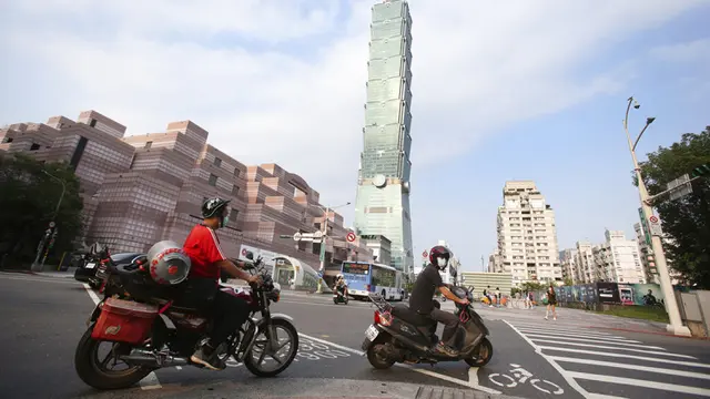 FOTO: Taiwan Berlakukan Pembatasan Perangi Pandemi COVID-19
