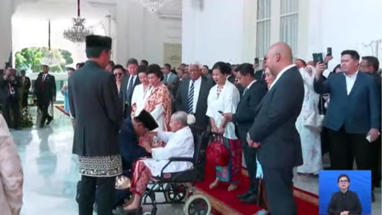 Momen-Momen Prabowo Selalu Sungkem ke Wanita Usia 105 Tahun, Sosok Sangat Dihormati Presiden