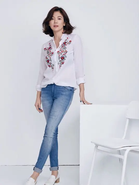 Beberapa hari lalu, Song Hye Kyo mengunggah sebuah foto boneka babi di akun Instagramnya. Tak menuliskan kalimat apapun, namun unggahan tersebut justru menimbulkan komentar yang bersifat opini publik. (Instagram)