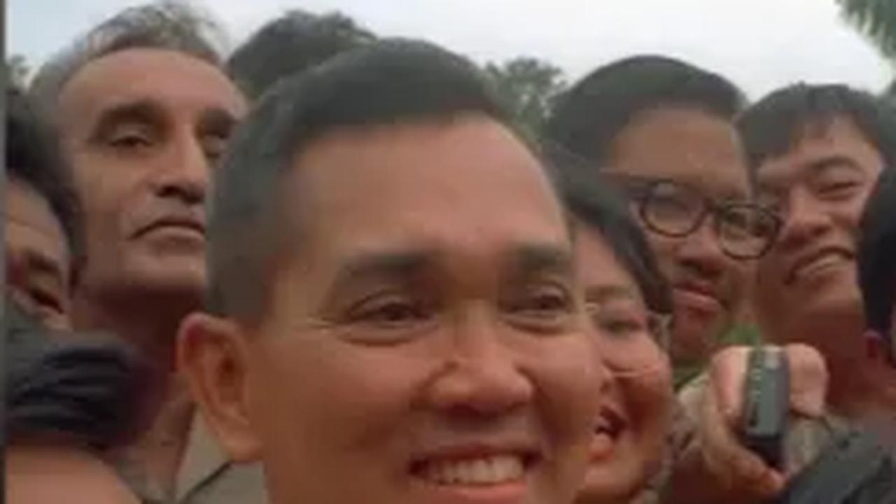 Siapa yang tidak mengenal Jenderal TNI (Purn) Try Sutrisno. Ia merupakan Wakil Presiden Indonesia ke-6 pada periode 1993-1998.<br>