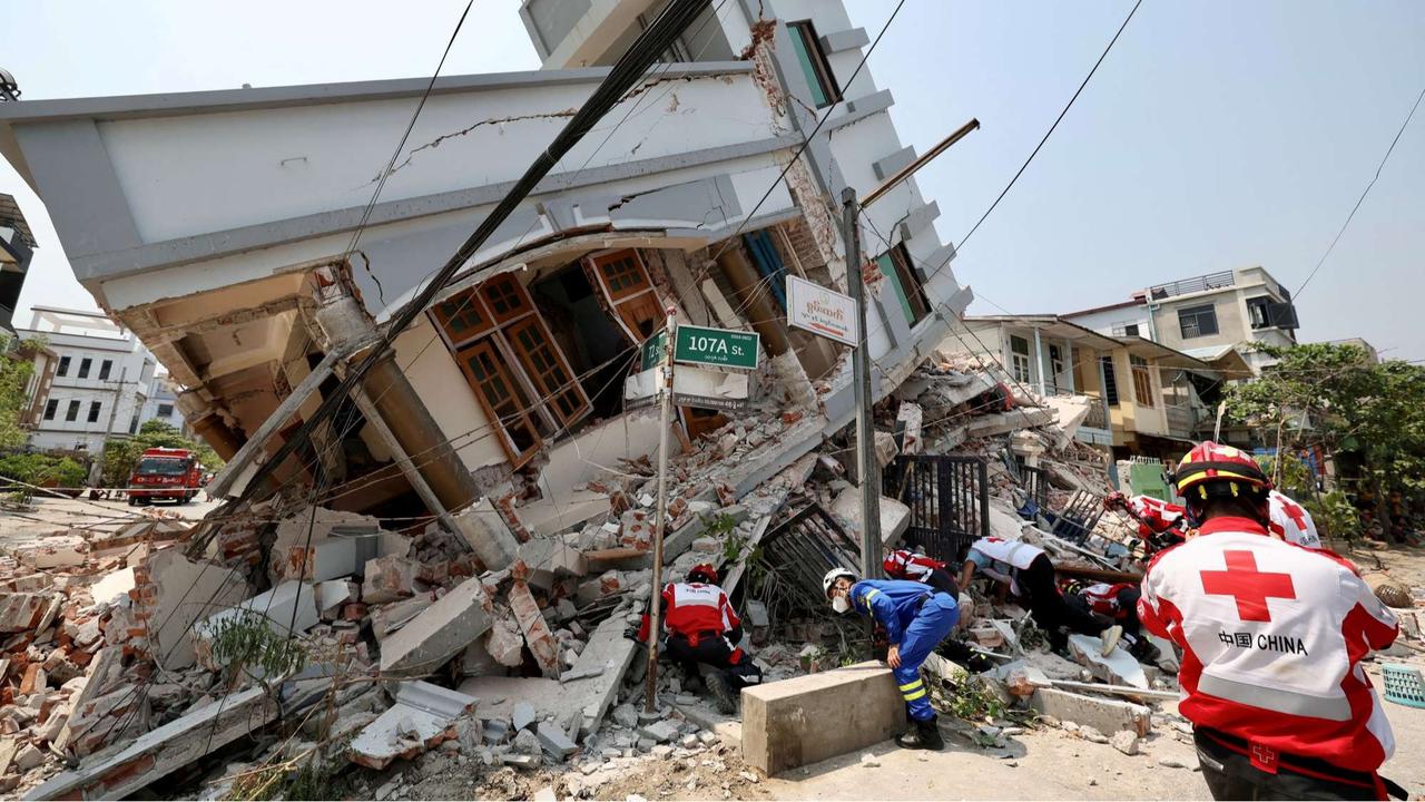 Kehancuran bangunan akibat gempa mematikan Myanmar