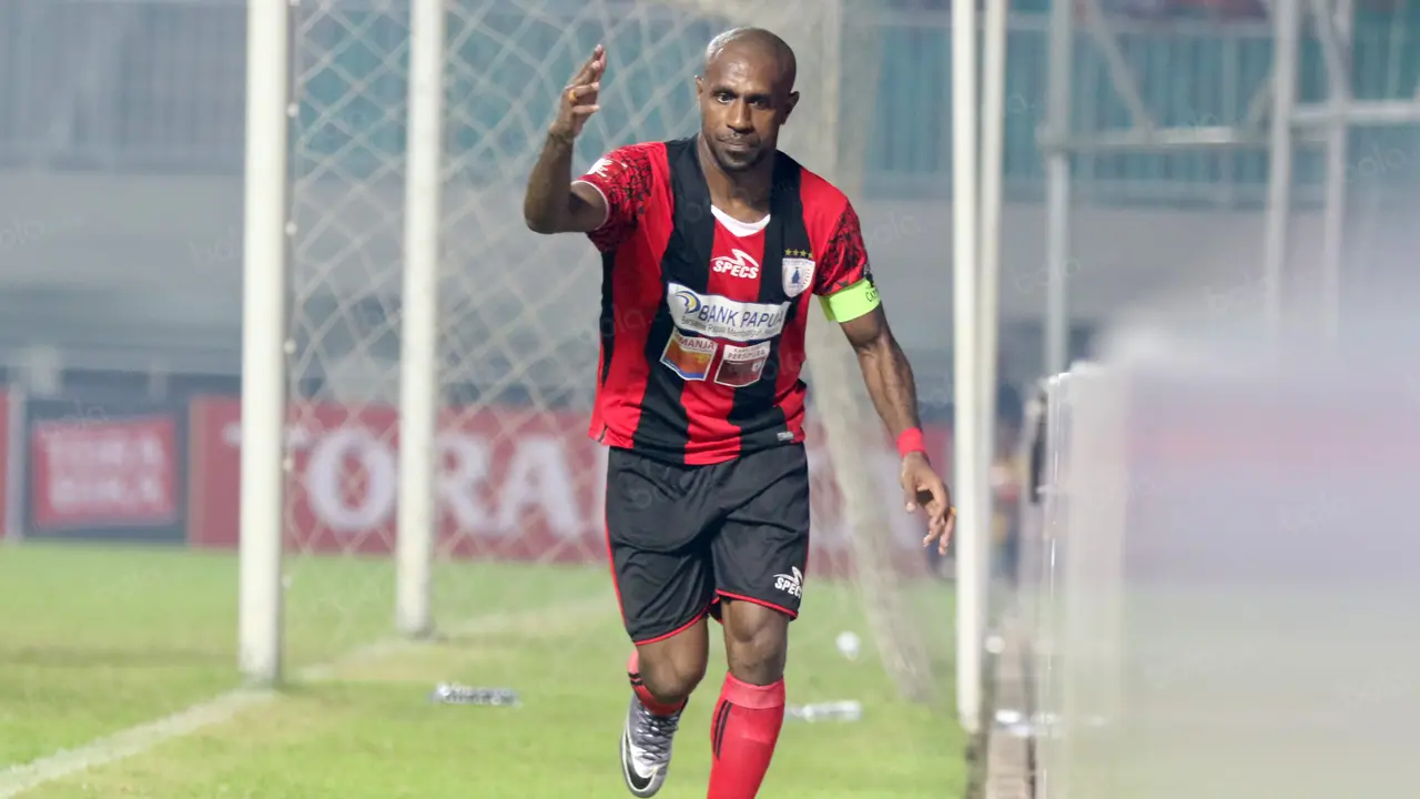 Boaz Solossa