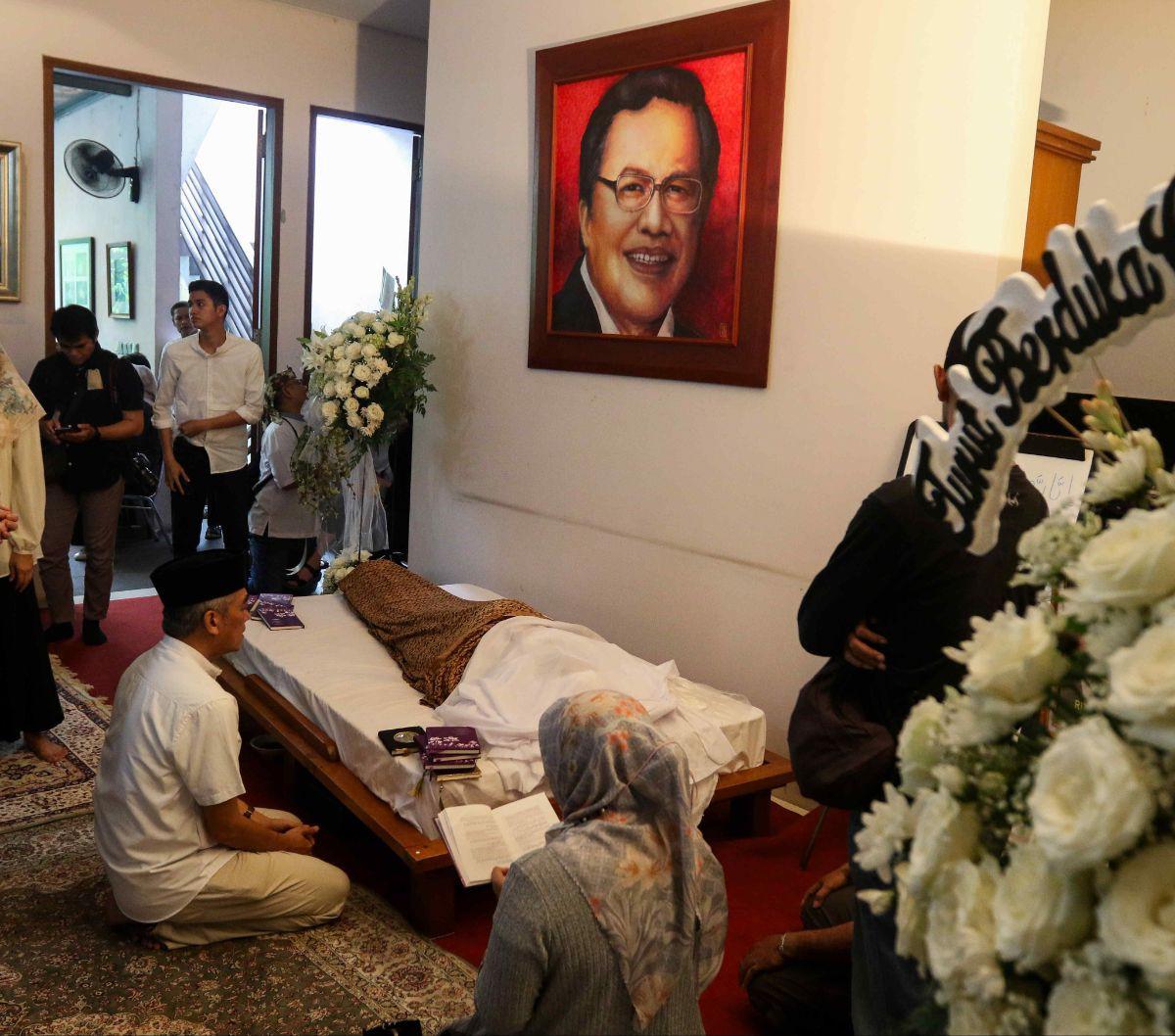 Mantan Menteri Koordinator Bidang Kemaritiman Rizal Ramli&nbsp;menghembuskan napas terakhirnya di Rumah Sakit Cipto Mangunkusumo (RSCM), Jakarta, pada Selasa (2/1/2024).<br>