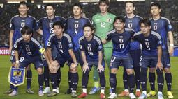 Starting XI pemain Jepang dalam laga melawan Timnas Indonesia saat laga Grup C Putaran Ketiga Kualifikasi Piala Dunia 2026 di Suita Stadium, Jepang, Selasa (10/06/2025). (AP Photo/Kyodo News/Shohei Miyano)
