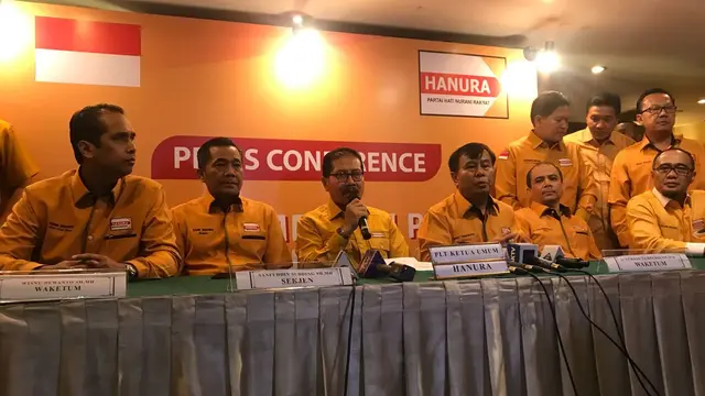 Marsekal Madya (Purn) Daryatmo memberikan keterangan pers setelah ditunjuk menjadi Plt Ketua Umum Hanura (Liputan6.com/Yunizafira)