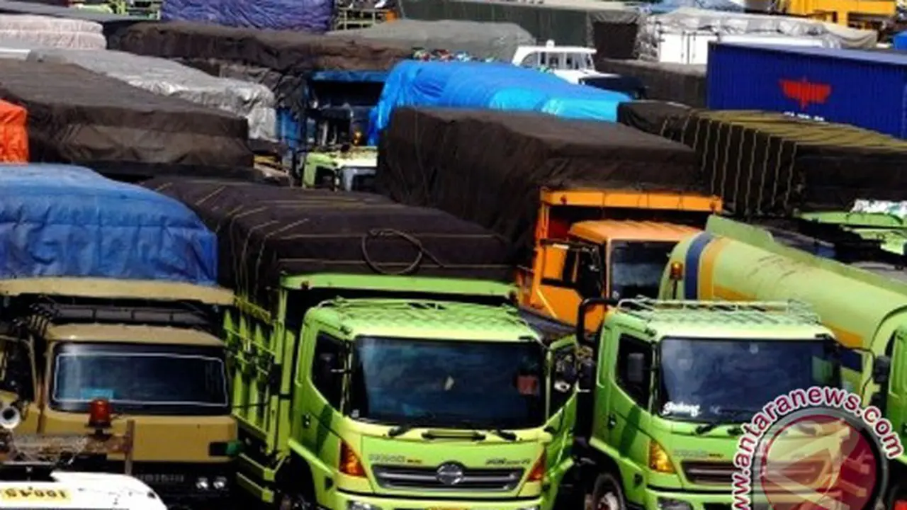 Hilir Mudik Truk di Pelabuhan Tanjung Priok Bakal Dibatasi