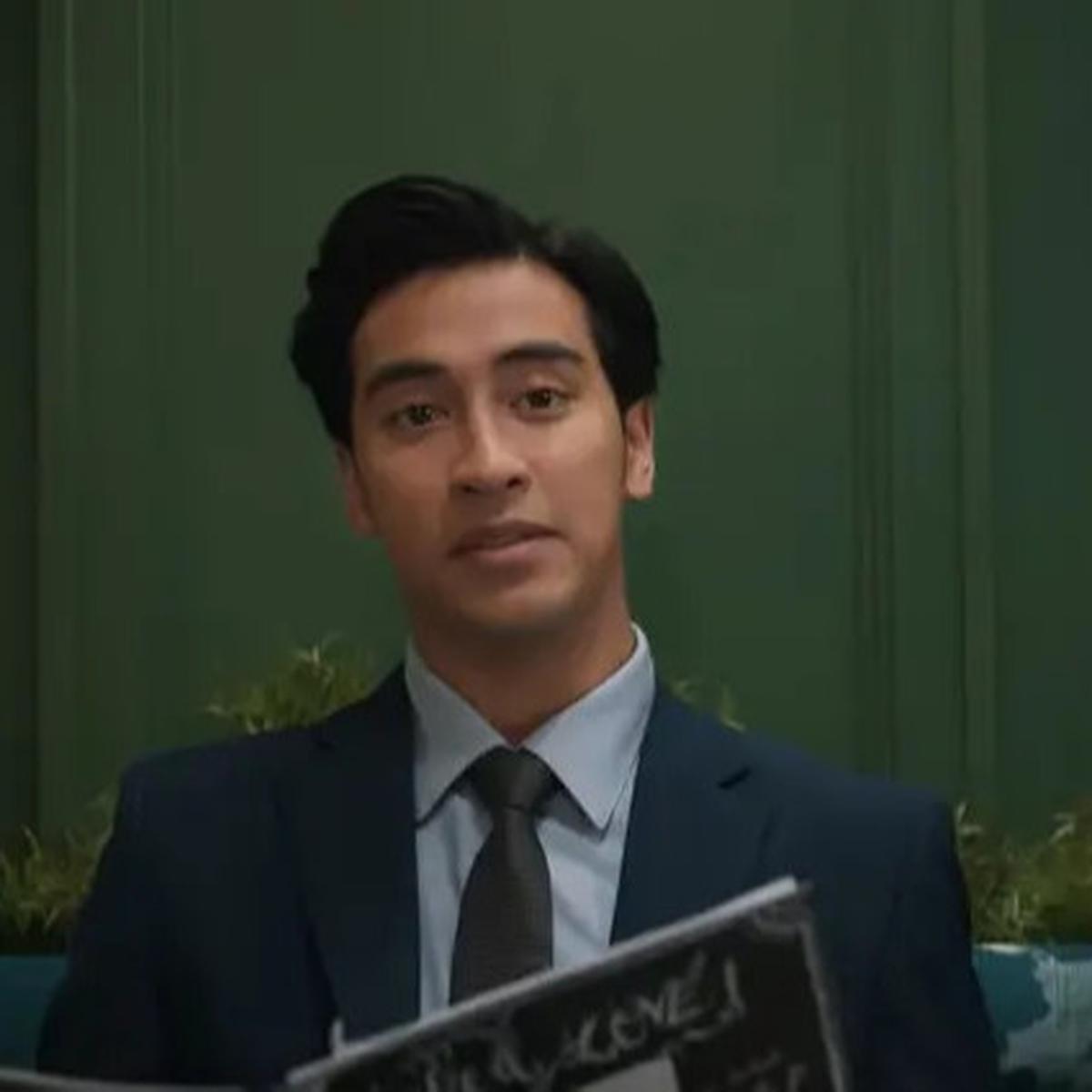 6 Penampilan Abidzar Al Ghifari di Trailer Film A Business Proposal, Jadi CEO Perusahaan Besar