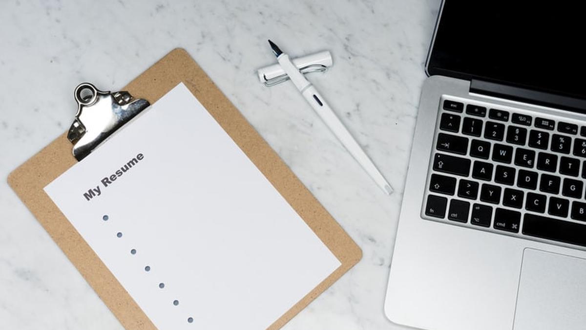 Apa Itu Resume: Fungsi, Tujuan, Jenis, dan Cara Membuatnya yang Benar