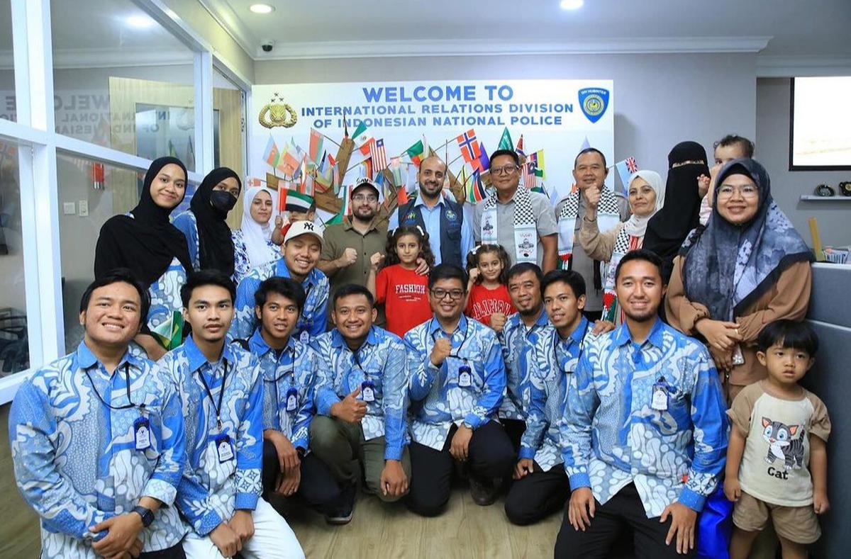Potret Irjen Krishna Murti Bertemu Anak-Anak Palestina,