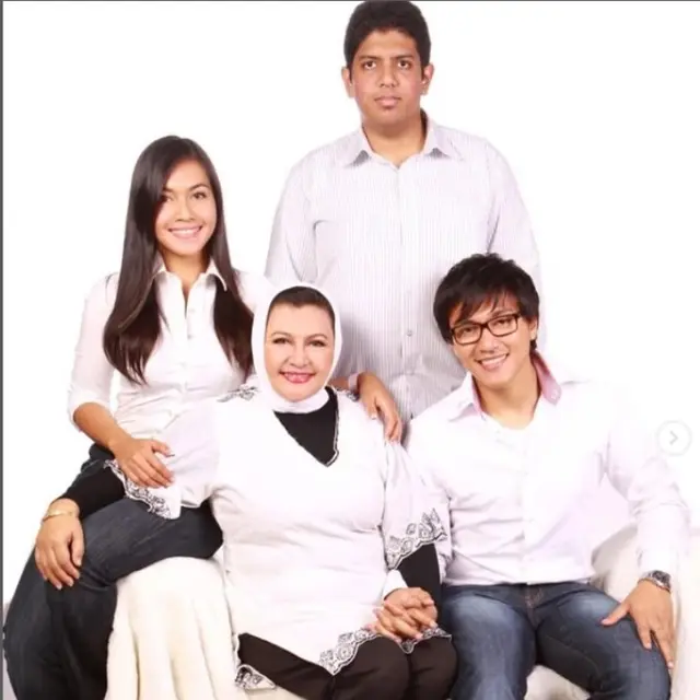 Emilia Contessa bersama anak-anaknya.  foto; Instagram @enricotambunan