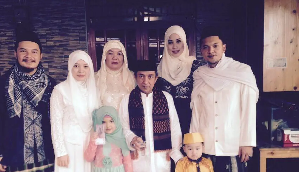 Rahmat Affandi bersama keluarganya.