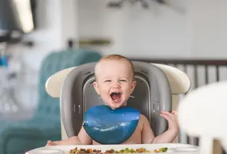 Ilustrasi MPASI pada bayi. Photo by Stephen Andrews on Unsplash