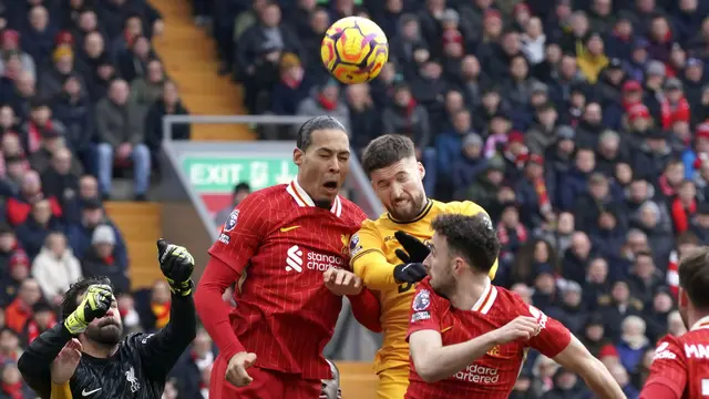 Foto: Liverpool Semakin Nyaman di Puncak Klasemen Liga Inggris, Mohamed Salah Beri Kontribusi Penuh untuk Kemenangan The Reds