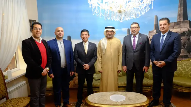 Dubes RI di Ukraina, Yuddy Chrisnandi, gelar buka puasa bersama Dubes dan tokoh Muslim.