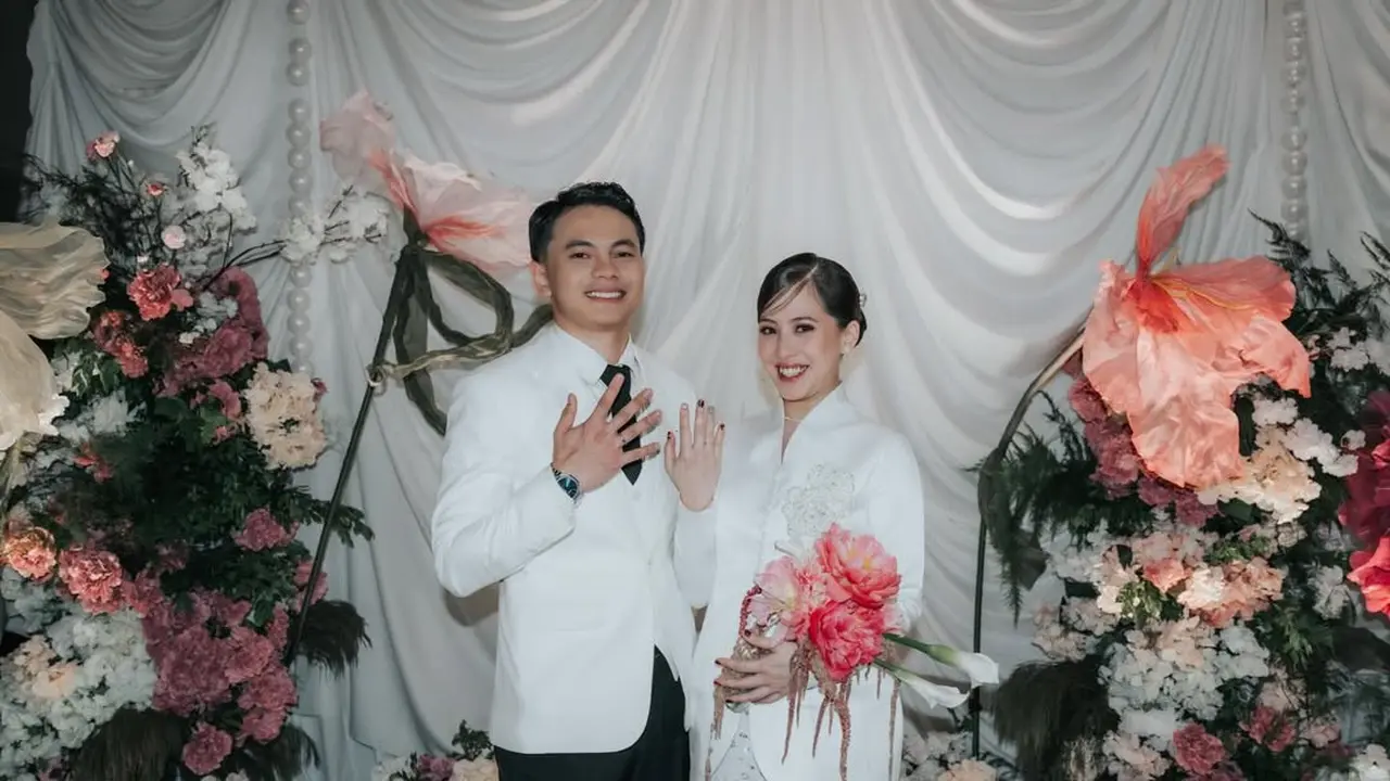 Adhisty Zara Menikah dan Hamil Anak Pertama, Tampil Cantik dengan Kebaya Beskap Putih di Hari Pernikahan