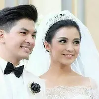 Chelsea Olivia dan Glenn Alinskie punya alasan khusus saat memilih haris Kamis sebagai hari pemberkatan nikah. (via instagram.com/emamariya)