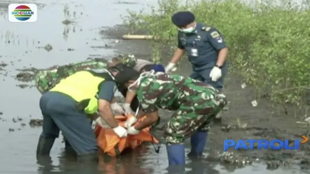 Jasad pria tanpa busana ditemukan di area hutan bakau sekitar Pelabuhan Kargo, Probolinggo, Jawa Timur.
