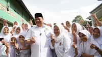 Kunker di Pesantren Purwakarta, Emak-emak Liunggunung Minta Airlangga Maju Presiden 2024