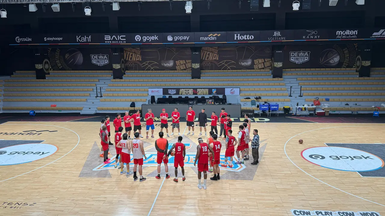 Latihan timnas basket Indonesia di Dewa United Arena