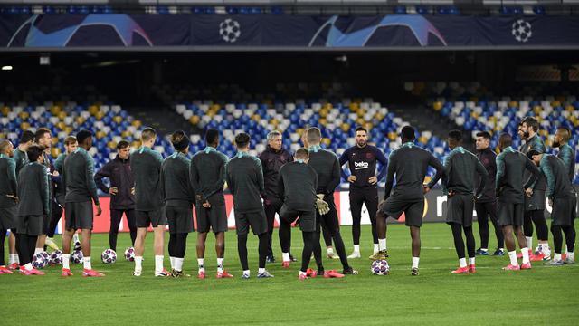 Hadapi Napoli, Lionel Messi Cs Jajal Rumput Stadion San Paolo