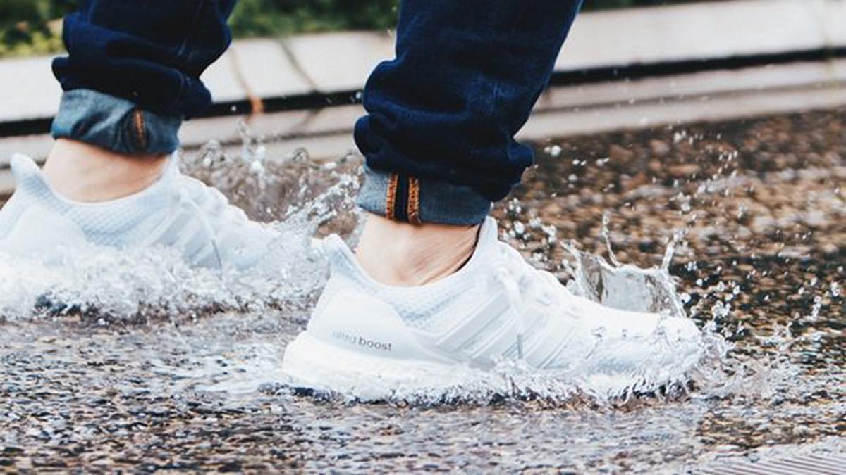 Rahasia Merawat Sepatu Sneakers: Tips Terbaik agar Tetap Bersih dan Awet