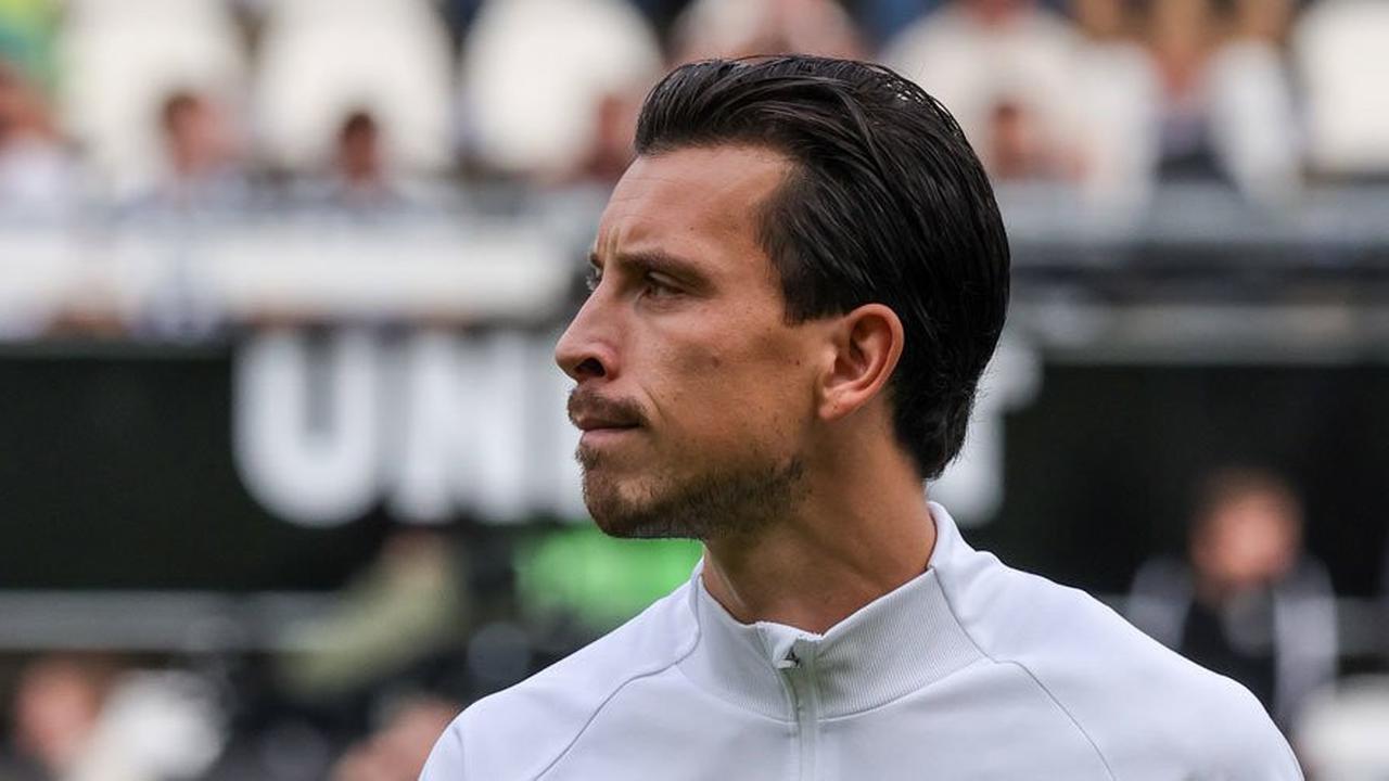 Thom Haye Terancam Degradasi dari Eredivisie bersama Almere City, Bertahan atau Pindah Klub?