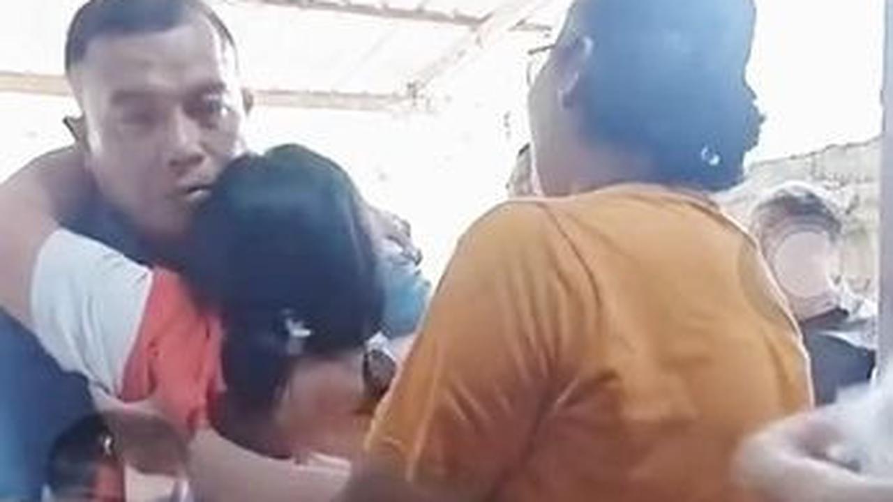 Momen Sedih Ibunda Iwan Sutrisman<br>