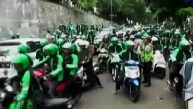 Segmen 1: Bentrok Tukang Ojek hingga Unjuk Rasa Buruh 