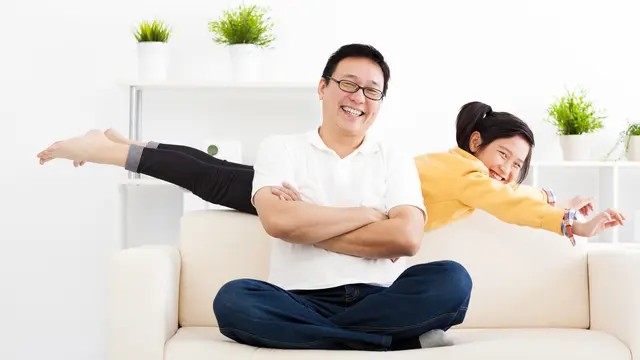 ayah dan anak perempuannya