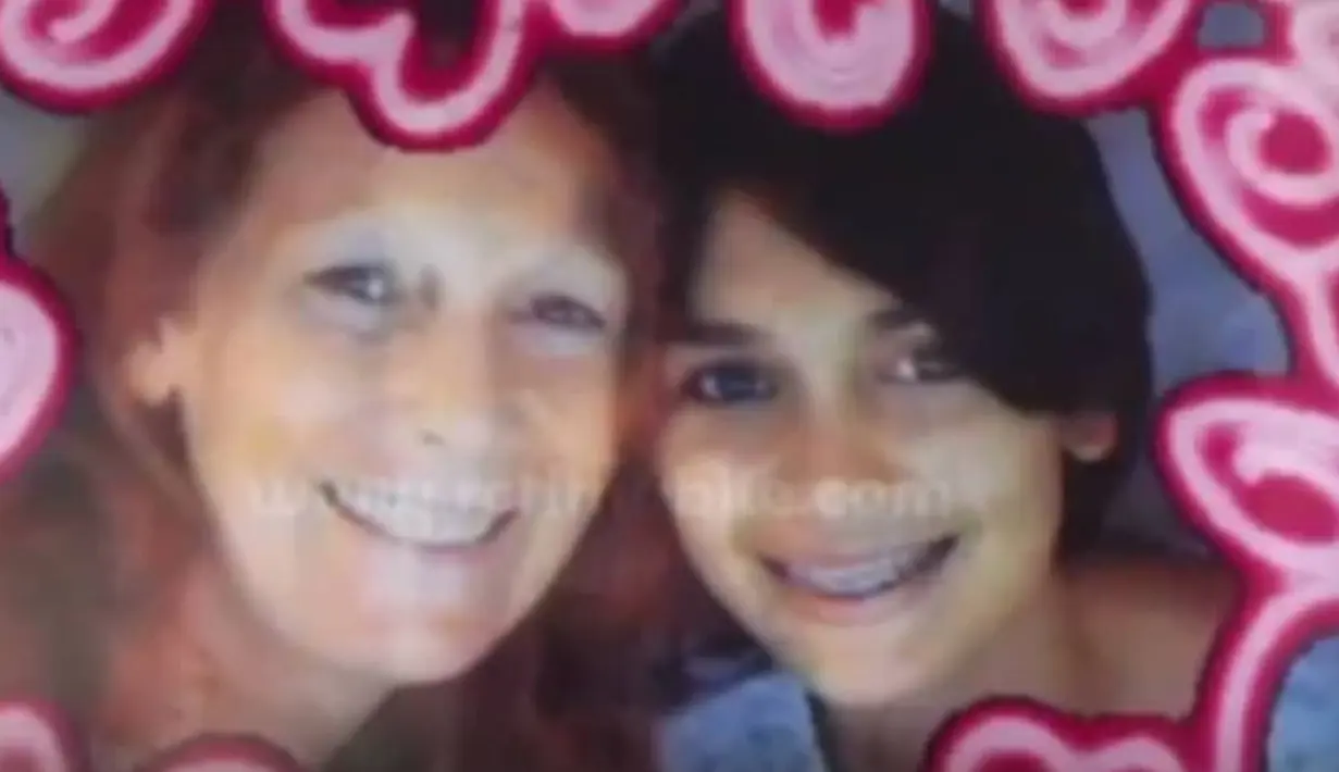 Sama-sama cantik menawan, Luna Maya dan ibunda dikenal kompak dalam berbagai hal. (Foto: Instagram/@lunamaya.story)