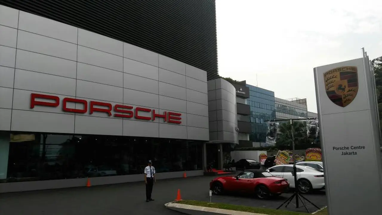 PT Eurokars Artha Utama meresmikan markas barunya di Porsche Centre Jakarta (PCJ), Rabu (14/6/2017). (Arief)