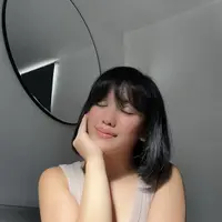 Potret diri Lolly, sumber Instagram: @1a.uraa