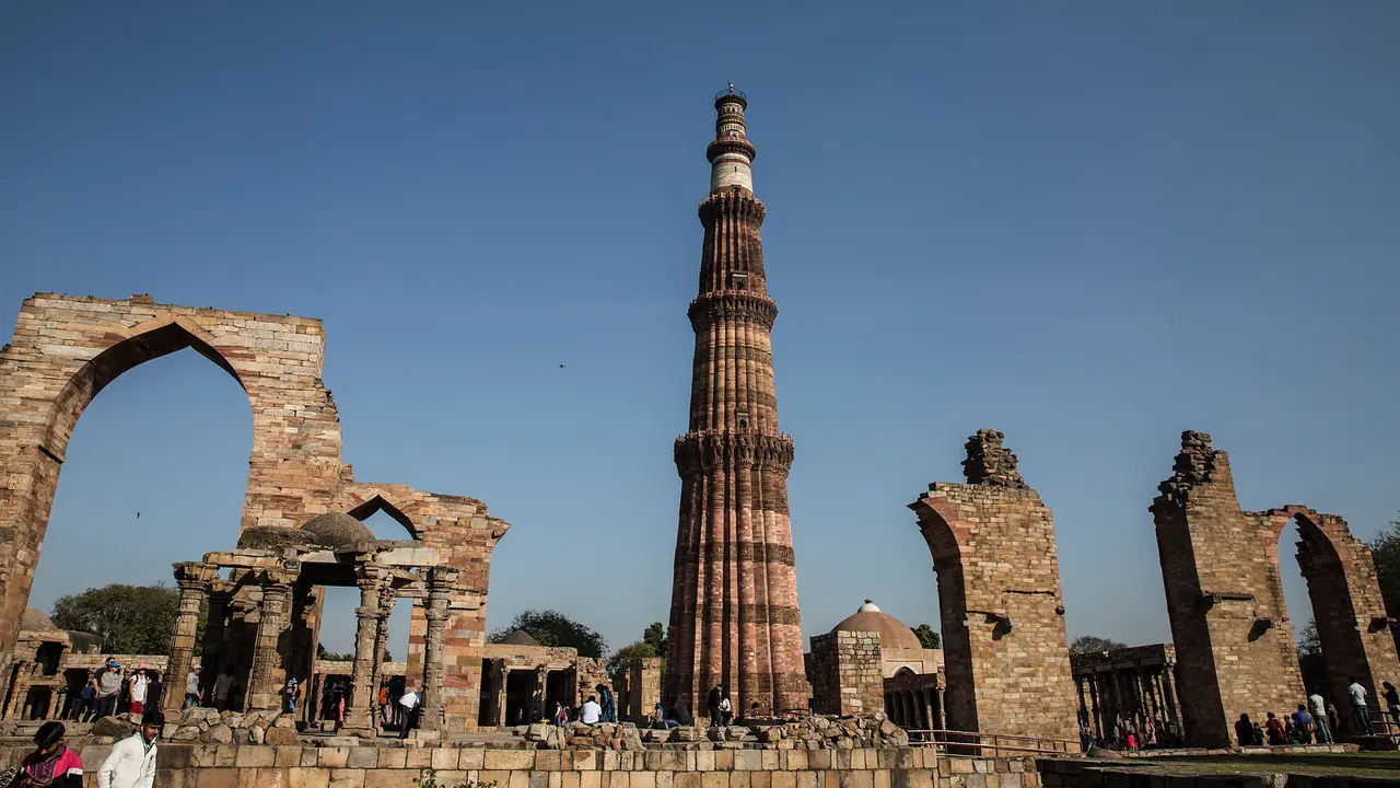 Qutub Minar, Monumen Islam Kuno di India