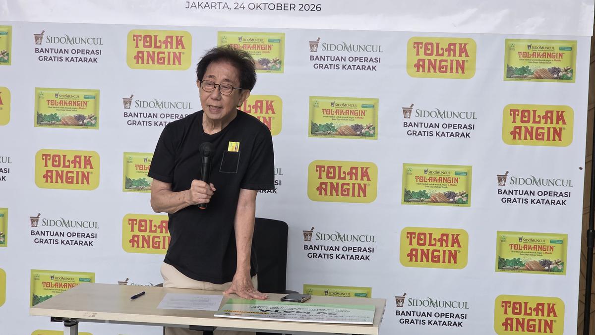 Kolaborasi Tolak Angin dan RS Keluarga Sehat Rembang Buka Akses Operasi Katarak Gratis