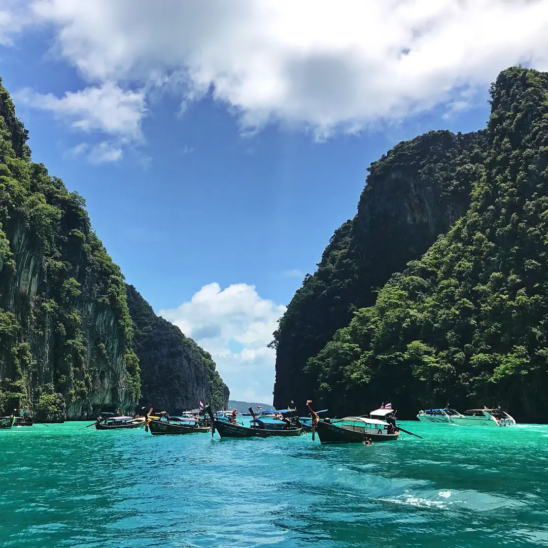 Phi Phi Islands, Thailand. (Sumber Foto: krystiehi/Instagram)