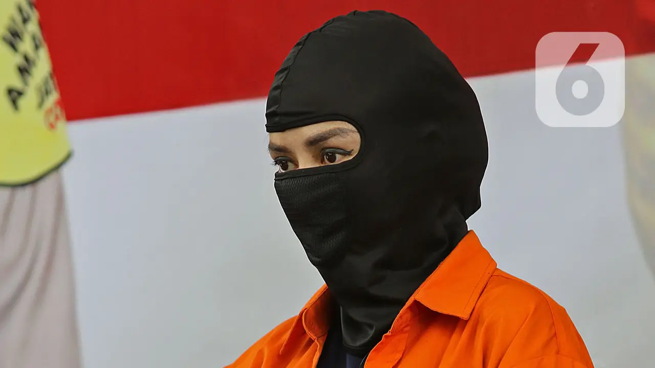 Artis Cynthiara Alona Jadi Tersangka Kasus Dugaan Prostitusi Online