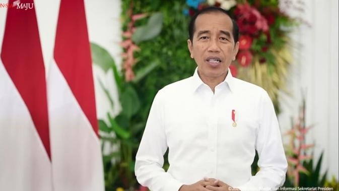 Presiden Republik Indonesia Joko Widodo atau Jokowi mengingatkan pentingnya vaksinasi mengingat kenaikan kasus COVID-19 yang terjadi beberapa hari terakhir. Foto: Tangkapan layar Youtube Sekretariat Presiden.