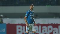 Pemain Persib Bandung, Jonathan Bauman saat melawan Mitra Kukar pada laga Liga 1 Indonesia di GBLA, (8/4/2018). Persib Bandung menang 2-0. (Bola.com/Nick Hanoatubun)